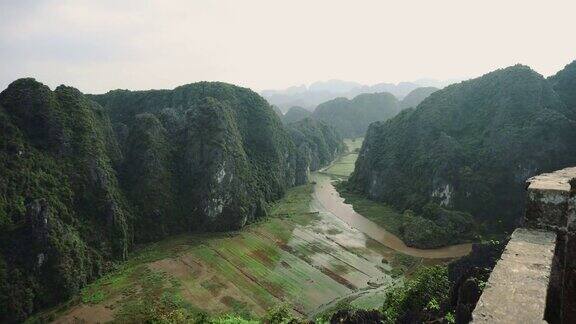 越南宁平的HangMua峰景观