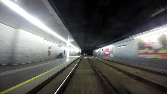 4K维也纳地铁正面视图:车载摄像机拍摄地铁