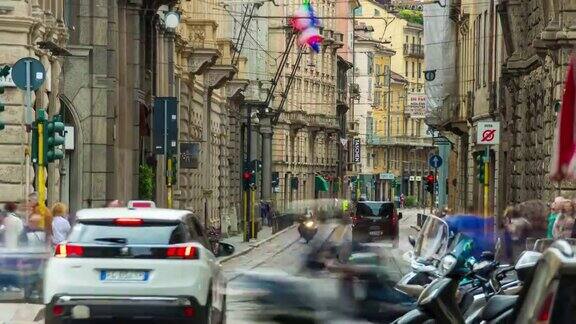 意大利米兰市白天灯光著名的交通街道全景4k时间推移