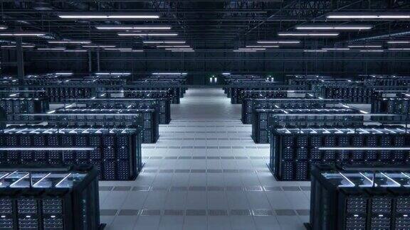 现代数据技术中心服务器机架在明亮的房间工作物联网概念大数据保护存储加密货币农场云计算
