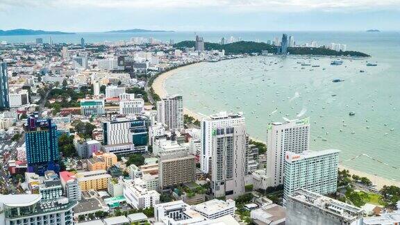 白天芭堤雅城市景观鸟瞰图