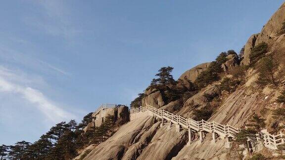 中国东部黄山的龟峰观景台