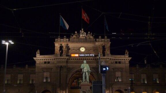 夜间苏黎世城著名火车站前方全景4k瑞士