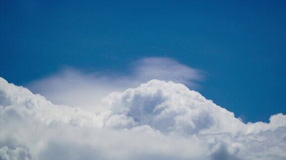 4K延时拍摄的蓝天白云