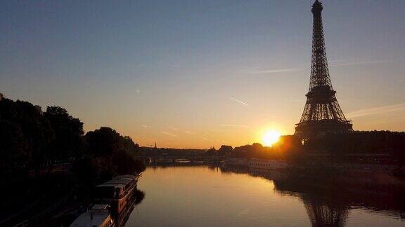 巴黎旅游日落延时:埃菲尔铁塔和塞纳河在法国欧洲