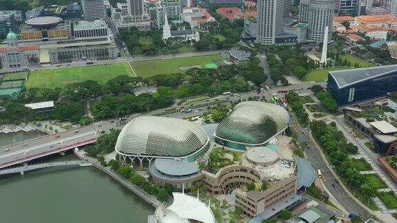 白天时间新加坡城市著名的滨海湾剧院空中全景4k
