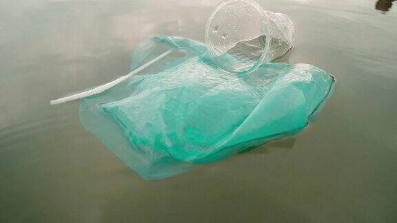 水的塑料污染