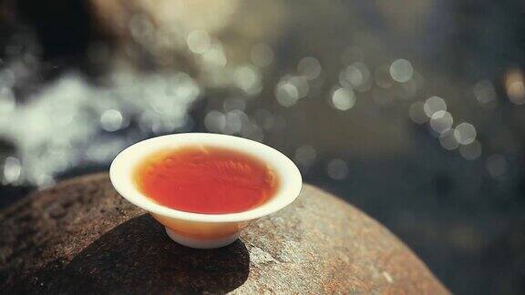 中国红茶奔流河镜头
