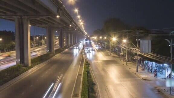 4K分辨率延时拍摄曼谷泰国首都曼谷晚上拥挤的交通堵塞交通灯在泰国高速公路上的条纹