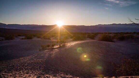 沙漠中的日落-死亡谷加州