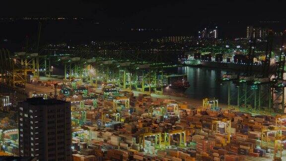 4K延时:新加坡港口仓库在黄昏时间内工作进出口缩小