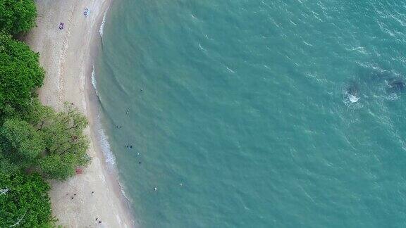 4K:夏季芭堤雅海滩鸟瞰图