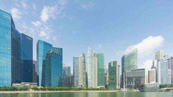现代商业区滨海湾与蓝天新加坡时间流逝视频