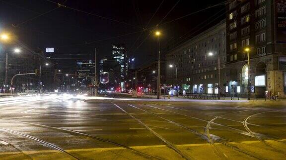 华沙中心大十字路口的时间流逝