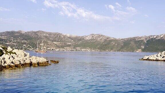 令人敬畏的爱琴海海湾村庄