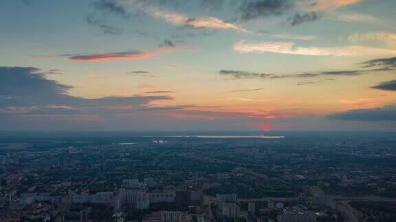日落天空明斯克城市风景海区空中全景4k时间间隔白俄罗斯