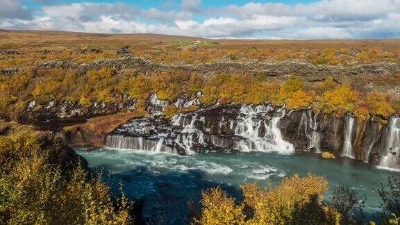 冰岛Hraunfossar瀑布的时间流逝