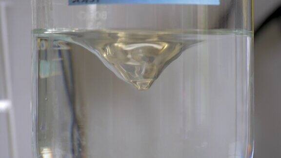 透明液体中的涡旋