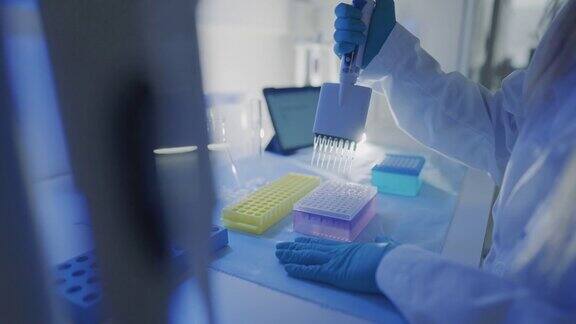 DNA基因实验室工作人员:冠状病毒检测
