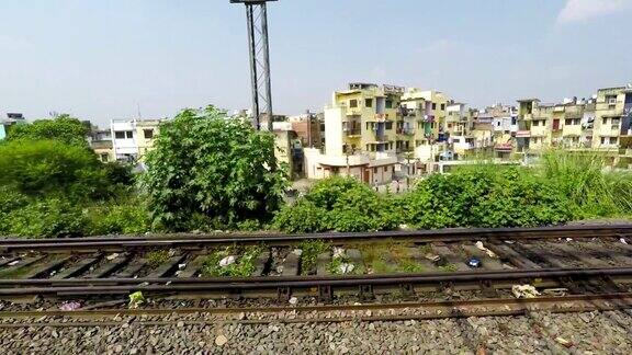 印度铁路火车轨道和景观印度实时
