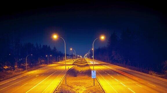 汽车在夜间高速公路上行驶的时间间隔