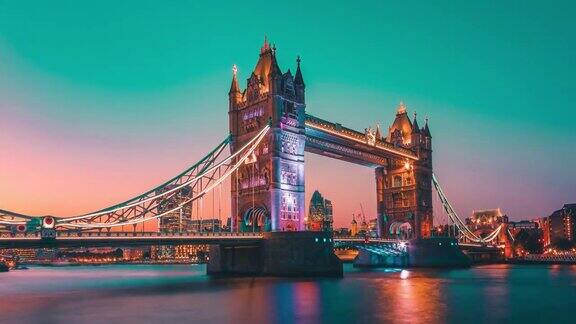 伦敦塔桥的超高清日落时间英国