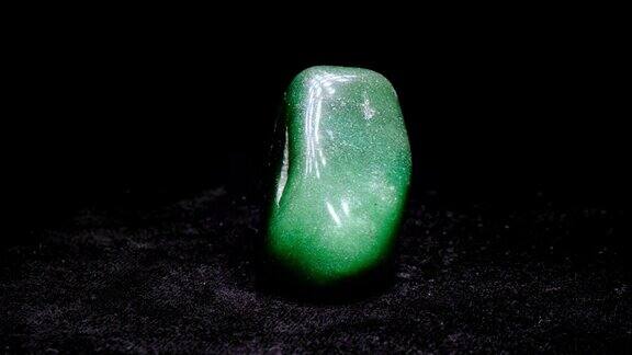 绿色宝石矿物软玉