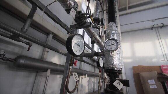 锅炉房热蒸汽管道压力表