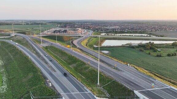 加拿大克莱因堡的ON-427高速公路和麦肯齐少校