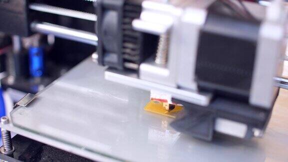 3D打印机打印PLA塑料