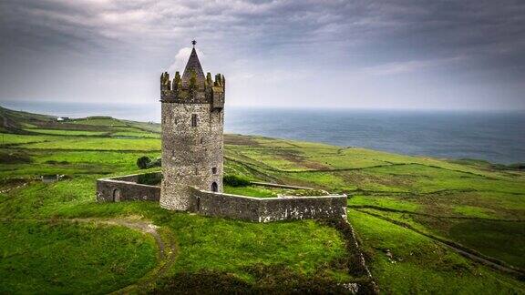 爱尔兰杜纳戈尔城堡的天线