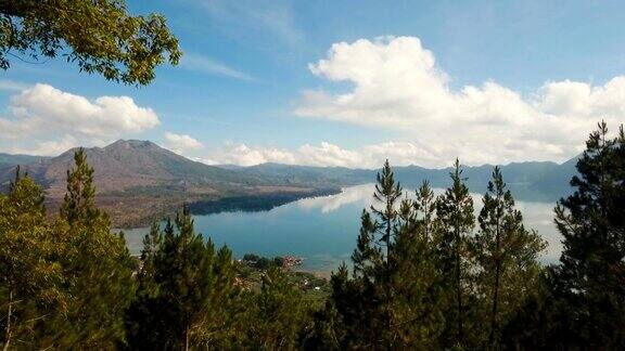 巴图尔湖和火山印尼巴厘岛