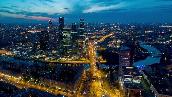 日落天空夜晚灯光莫斯科城市交通环路空中全景4k时间推移俄罗斯