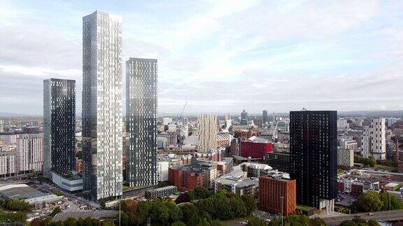 曼彻斯特市中心鸟瞰现代高层摩天大楼公寓办公室