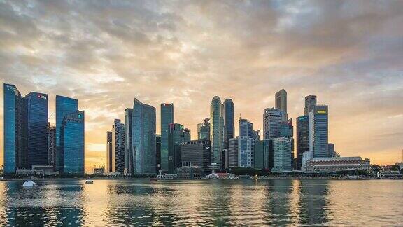 夕阳西下时新加坡的高楼大厦