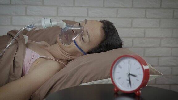 患有哮喘的妇女睡觉