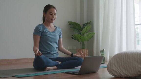在社交媒体网络上直播虚拟瑜伽视频在线学习