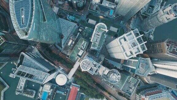 新加坡金融区屋顶建筑的鸟瞰图