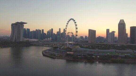 现代商业区滨海湾黄昏新加坡航拍视频