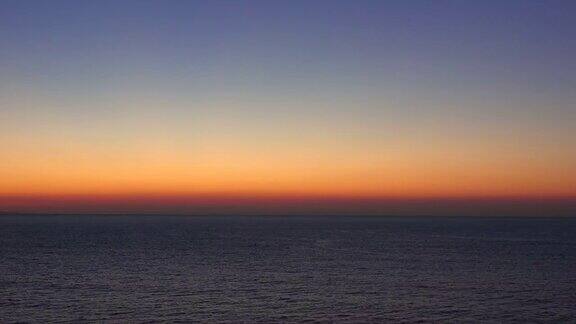 清晨的海洋