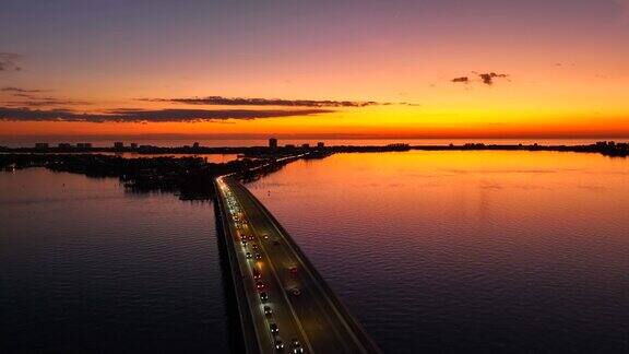 美丽的佛罗里达萨拉索塔海湾日落无人机录像