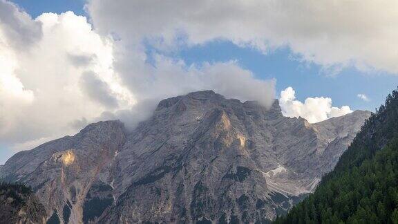 意大利多洛米蒂的Seekofel山的时间变化
