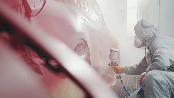 汽车涂料服务优质汽车车身店理念室内绘画汽车的修理工室内汽车喷漆汽车修理车身元件涂层