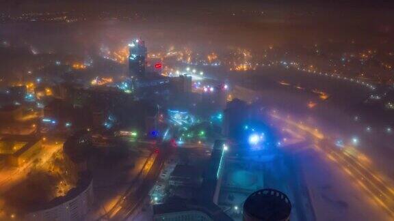 夜晚冬季时间照明明斯克城市交通街道空中全景4k时间间隔白俄罗斯