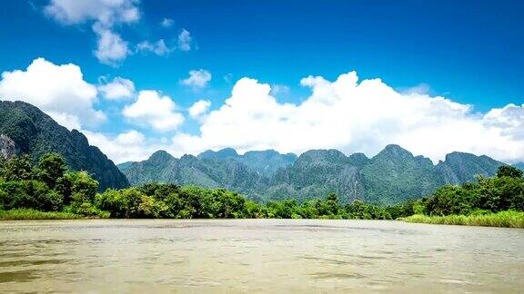时光流逝老挝万荣松江边超现实的风景