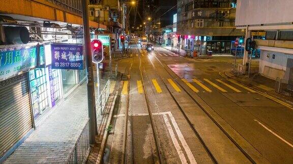 中国香港夜间有轨电车快速移动的时间流逝