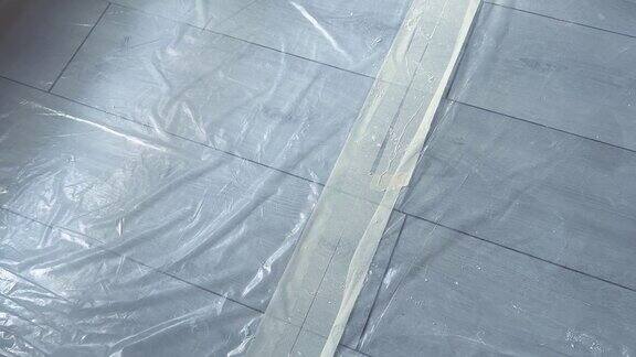透明聚乙烯薄膜保护地板在装修过程中不受污染