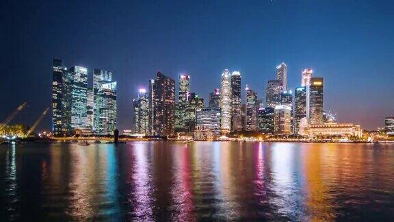 时光流逝照亮了新加坡的夜晚