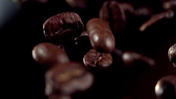 坠落的咖啡豆