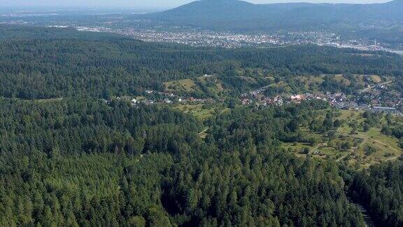 巴登-巴登附近的黑森林鸟瞰图
